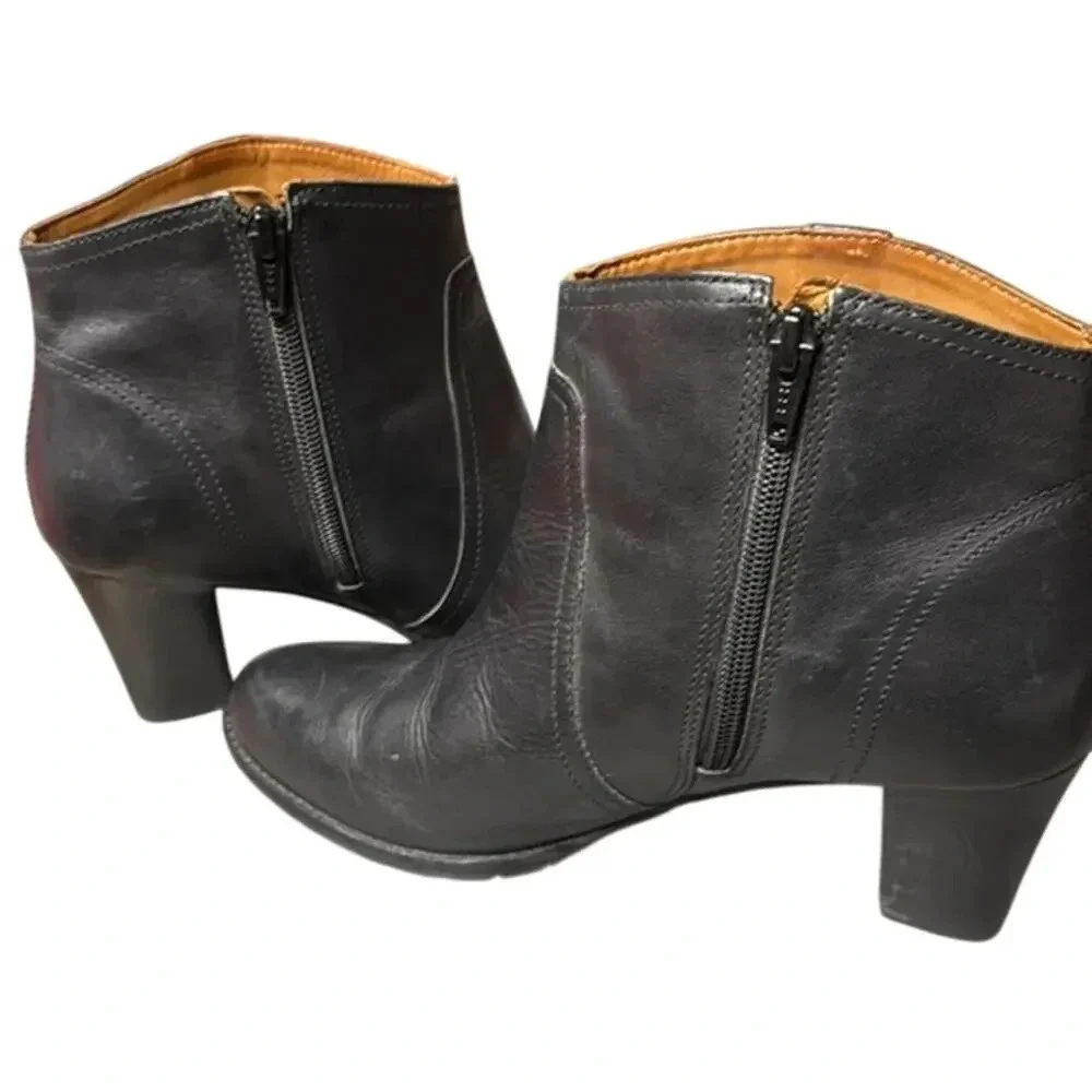 Women's LL Bean Black Ankle Boot Signature Leather Side Zip Heel Booties Size 8M